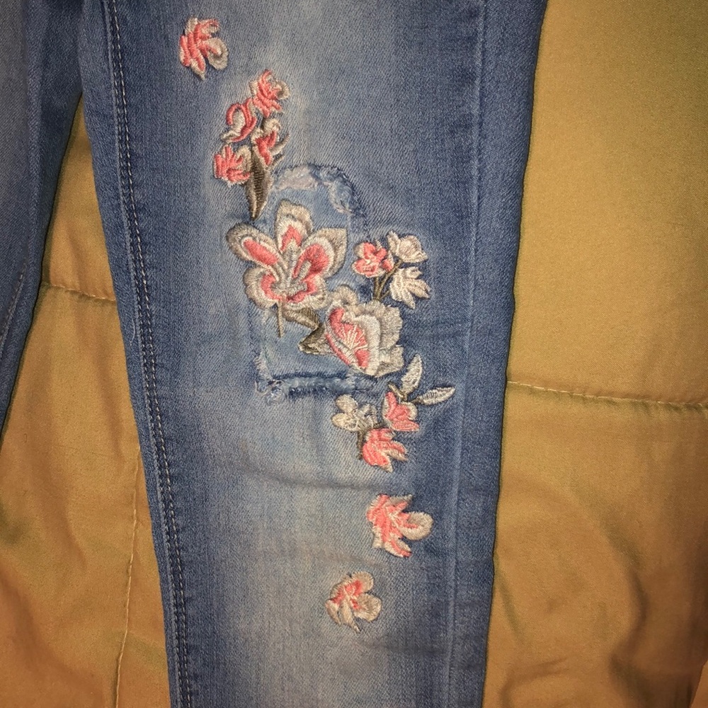 Jeans - Picture 2 of 4